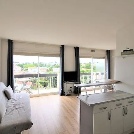 Renove Avec Terrasse A - Fr-1-494-206 * Royan