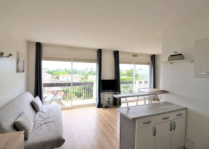 Renove Avec Terrasse A - Fr-1-494-206 * Royan